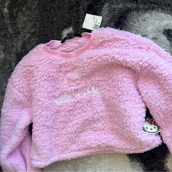 NWT Hello Kitty Pink Fuzzy Sherpa Crewneck - Picture 2 of 6